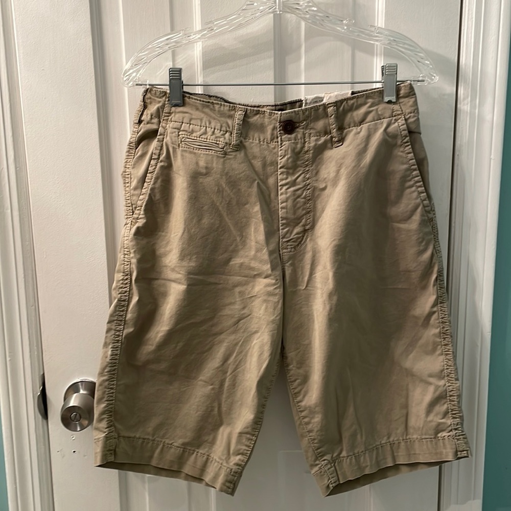 American Eagle outfitters longer length khaki shorts size 29. Never worn.